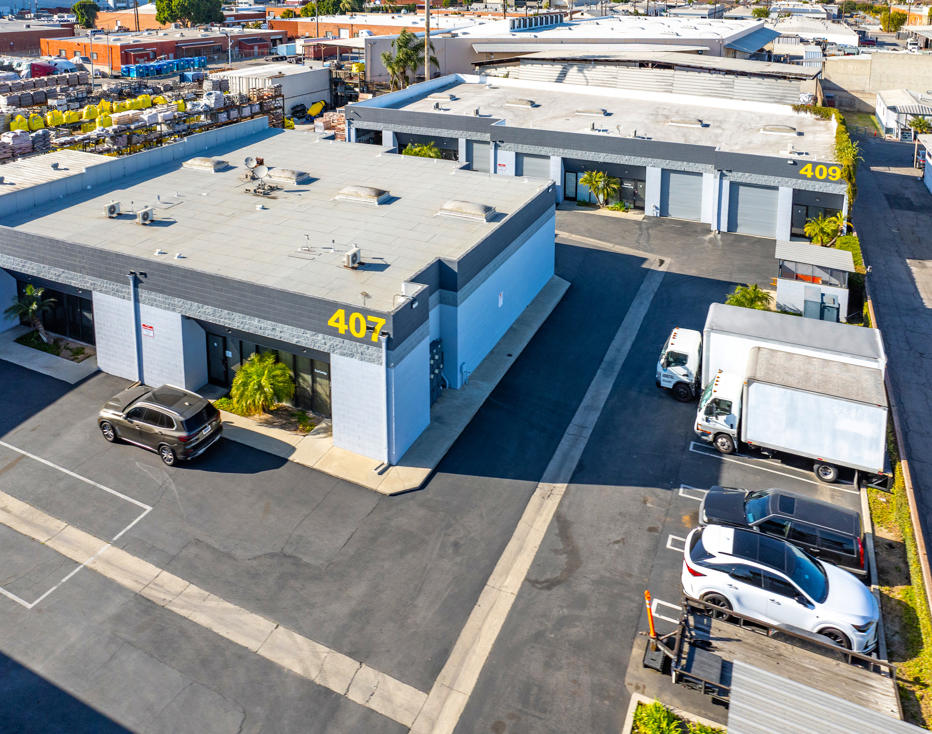 South Bay Trade Center - Image 11