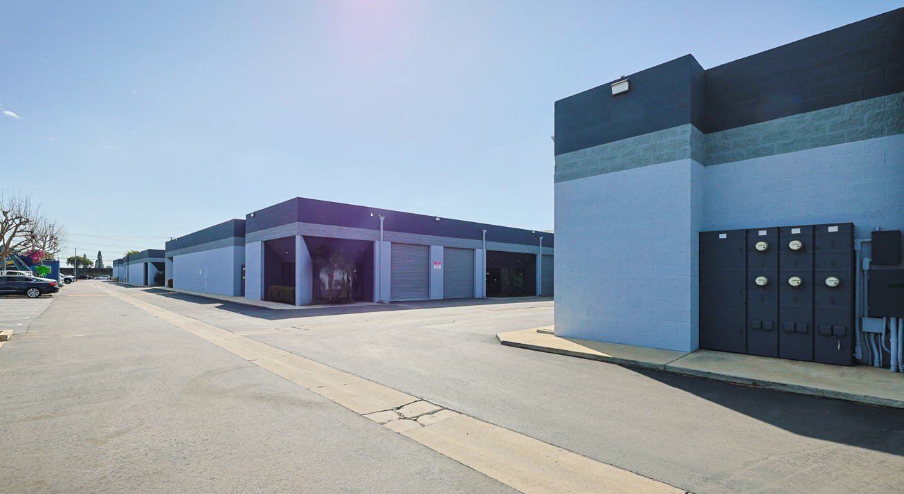 South Bay Trade Center - Image 8