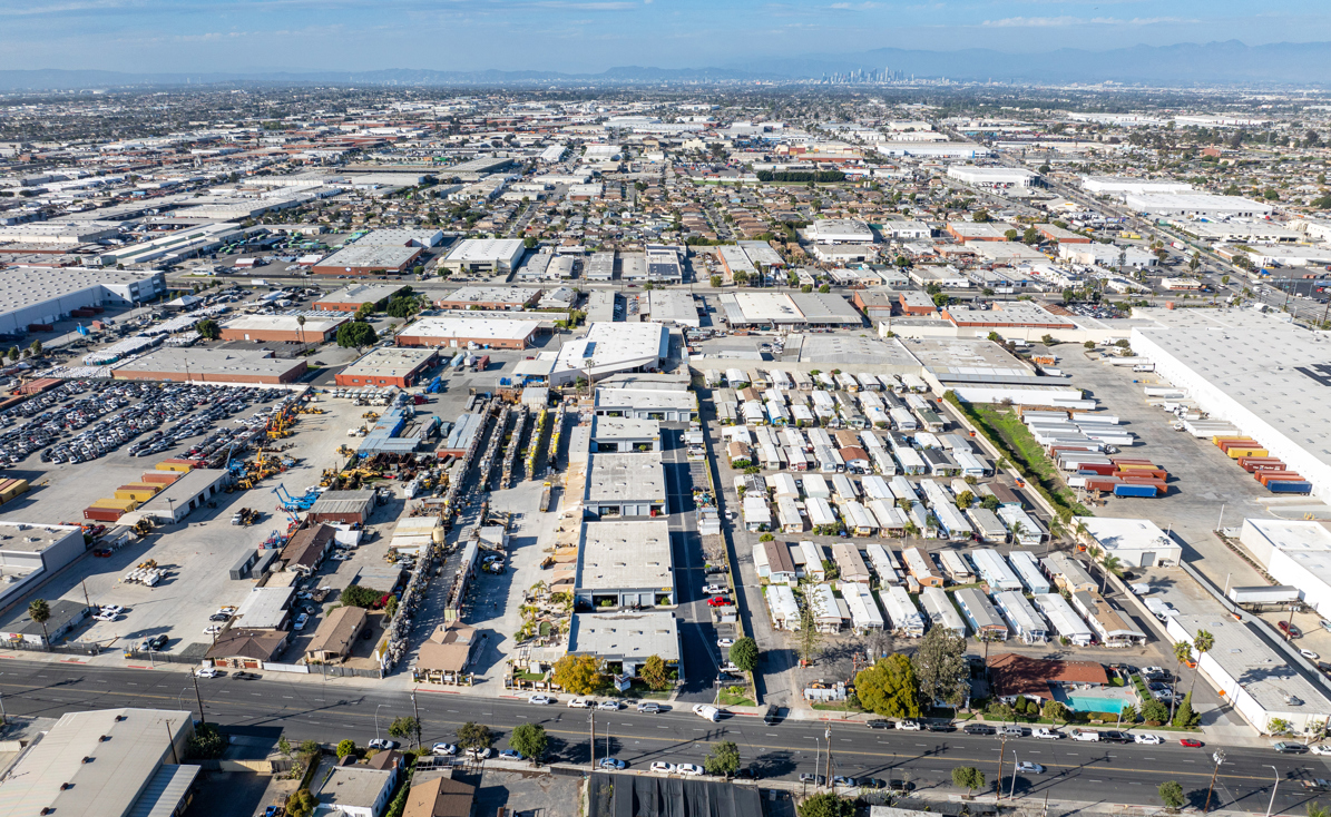 South Bay Trade Center - Image 16